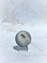Load image into Gallery viewer, Agate Sphere - IND110
