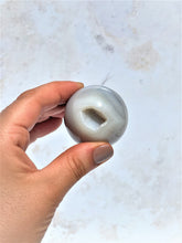 Load image into Gallery viewer, Agate Sphere - IND110
