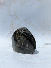 Load image into Gallery viewer, Labradorite Freeform - IND044
