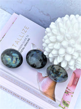 Load image into Gallery viewer, Labradorite Palmstones (Round) - Intuitively Selected
