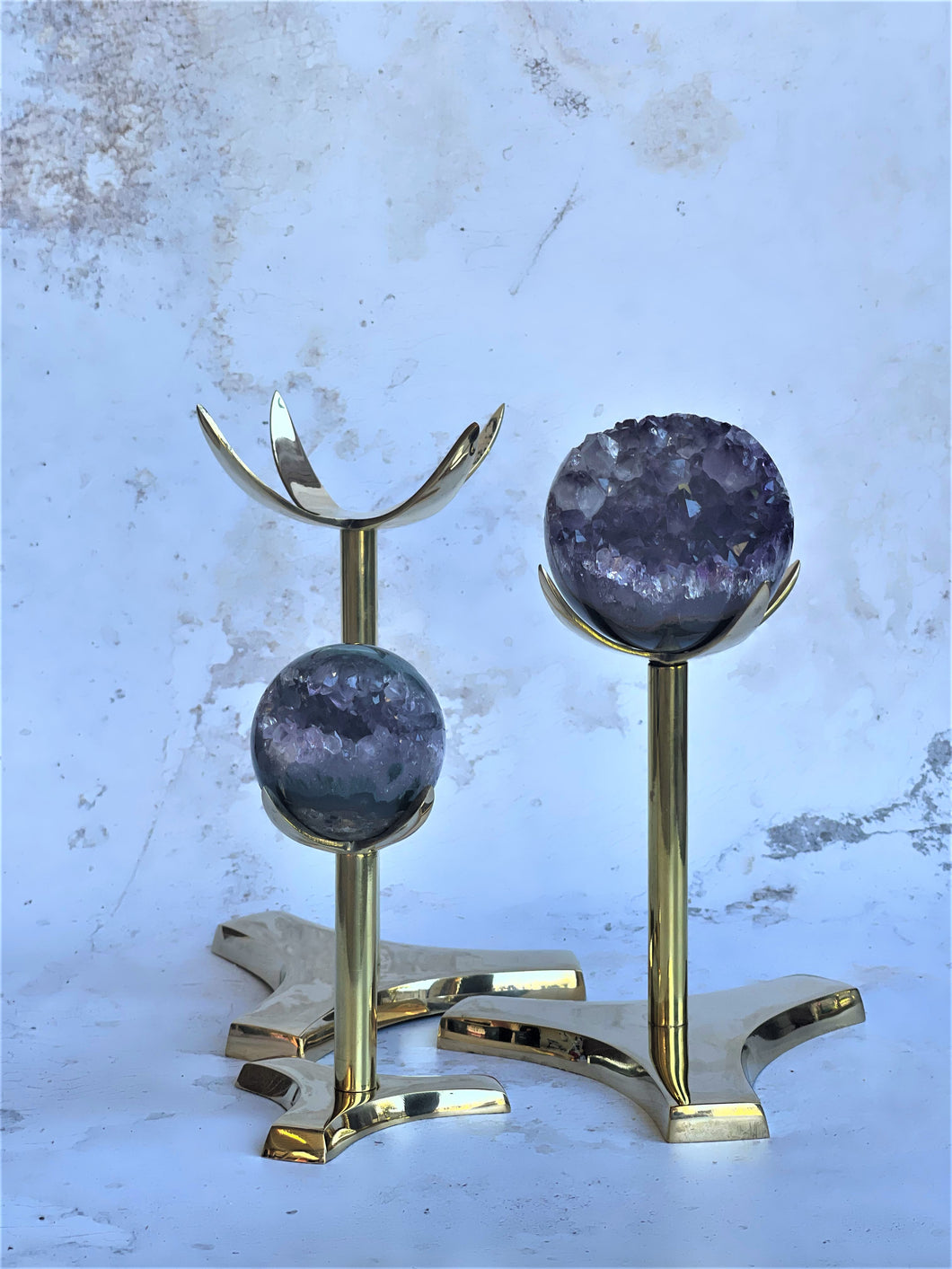 Tall Crystal Claw Stand - (Gold)