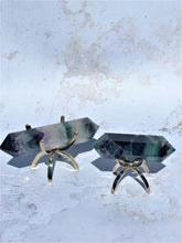 Load image into Gallery viewer, Crystal Claw Stand - (Gold)
